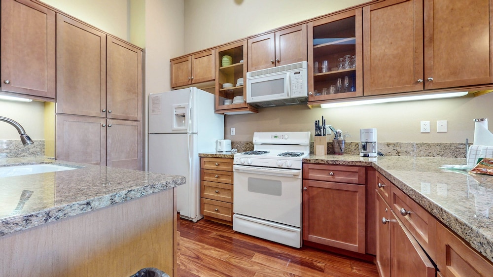 Snowcreek V #1002 2 Bedroom Condo