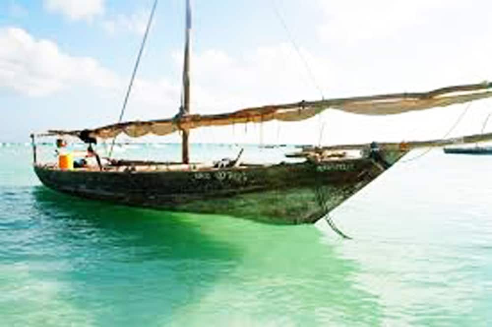Tuna Lodge