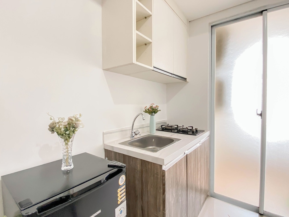 Trendy 1Br At Apartment Vittoria Residence