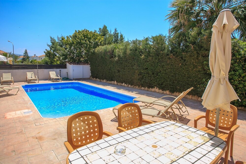Villa Zenon Large Private Pool Walk to Beach Sea Views A C Wifi Car Not Required - 2222 view 3