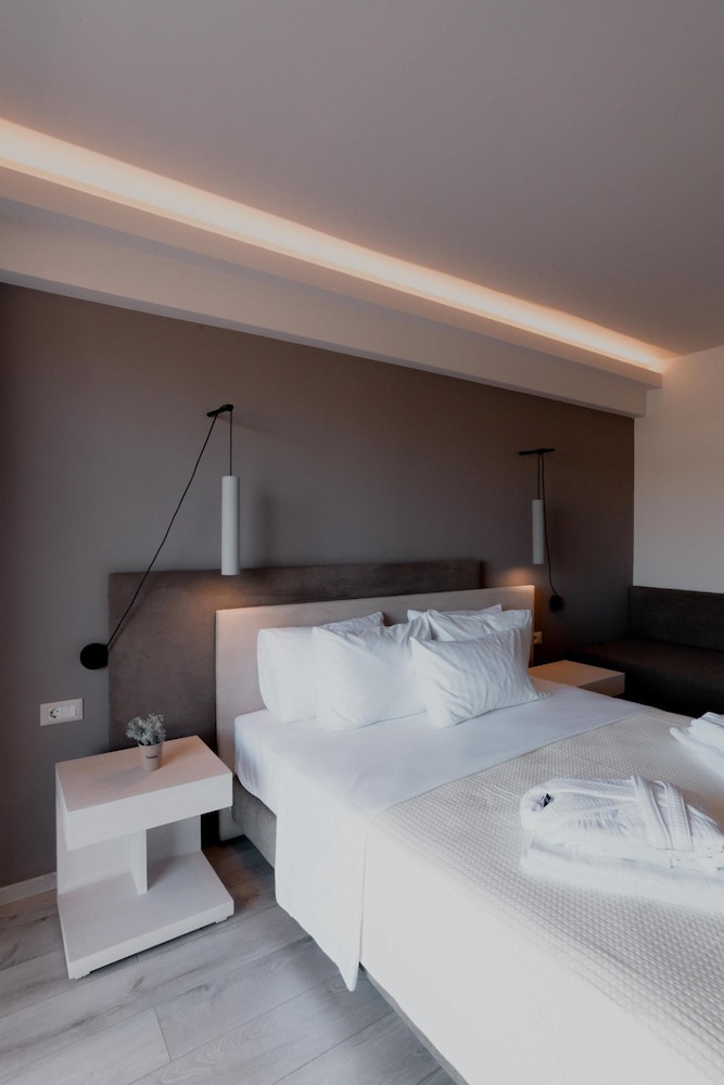 Palacio Del Sol Luxury Apartments - Property Image 37