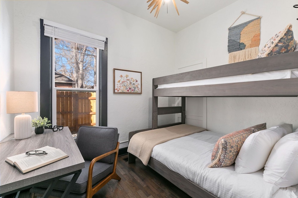Old Town Retreat w/ Hot Tub Perfect for Groups!