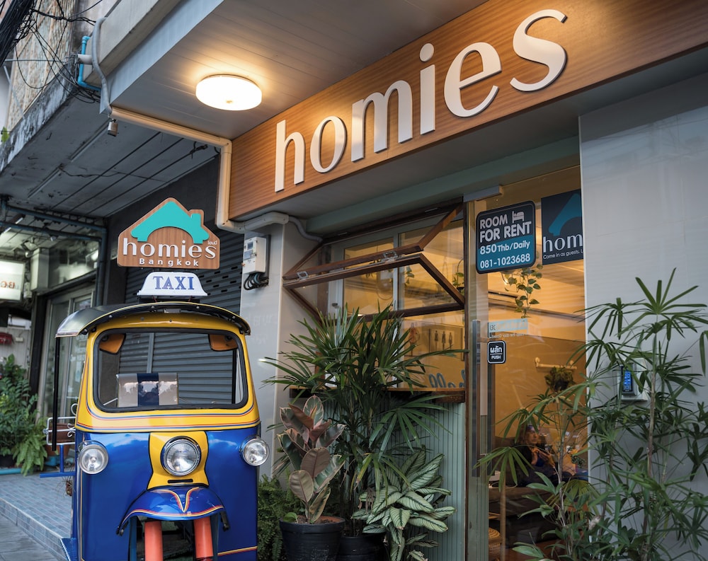 Homies Ratchada Hotel
