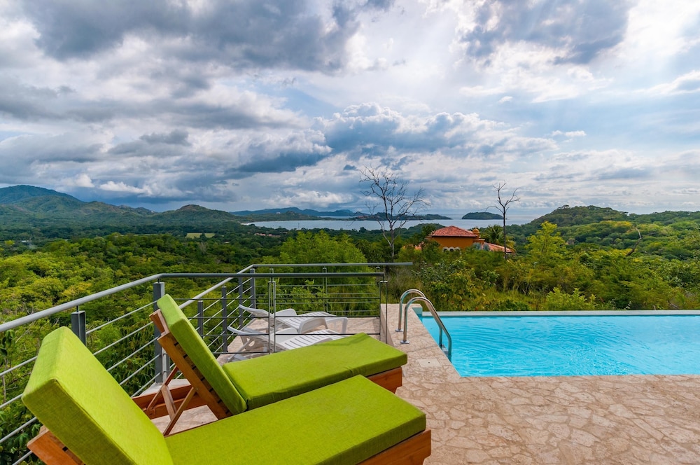 Hotel Big, Ultramodern Hillside Home With Private Pool and Endless Ocean Views - Image 1