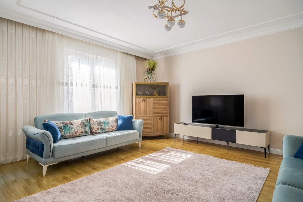 Spacious and Fully Furnished Flat in Bahcelievler