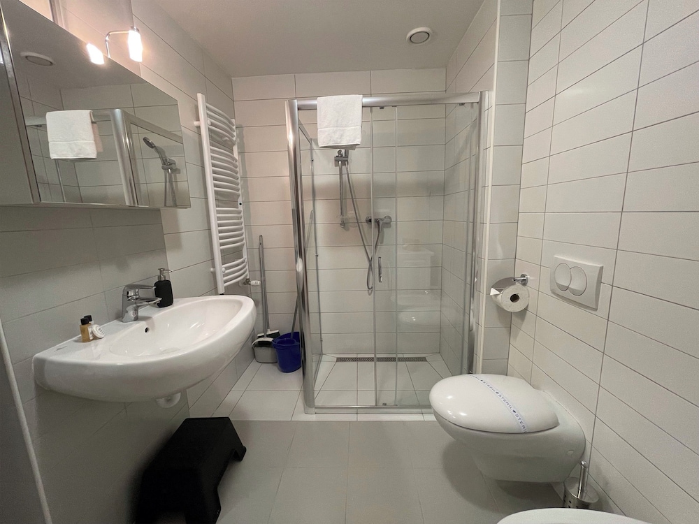 Smart Carrara Apartments