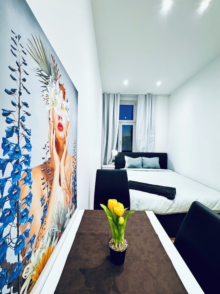 Lovely 4BR Apt Near Kaufpark Alterlaa