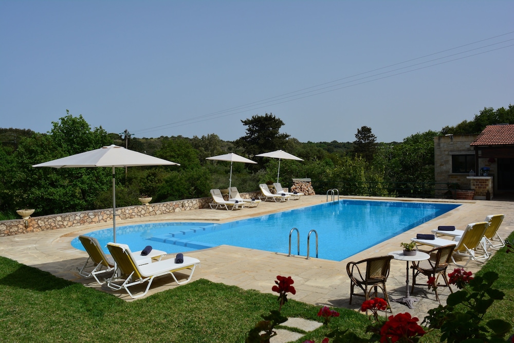 Elianthos Villa