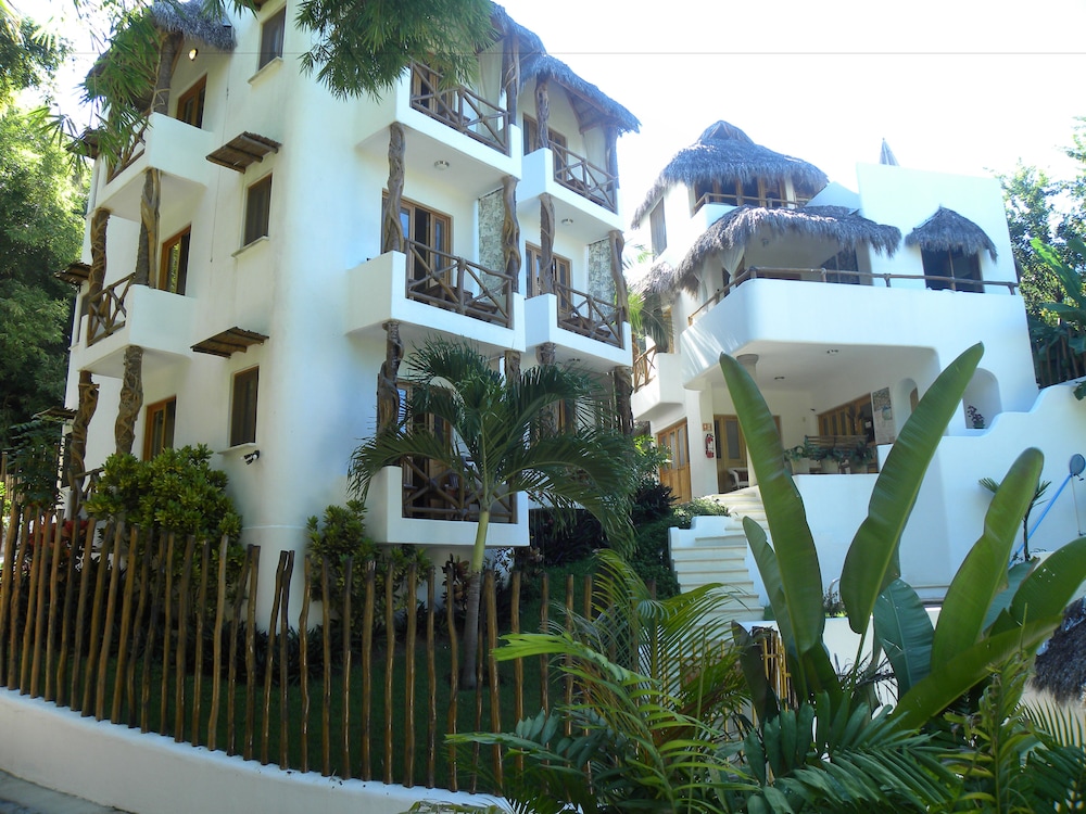 Hotel Mar y Sueños Suites - Image 1
