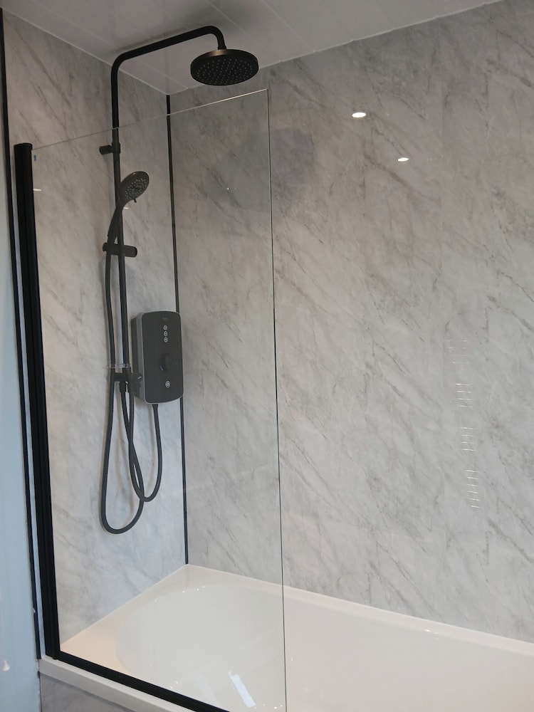 Apartment - Sleeps 4 - Hot Tub, Pet-friendly