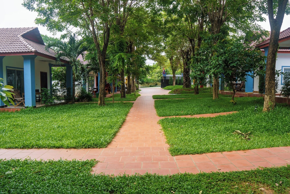 New Dragon Inn Guest House