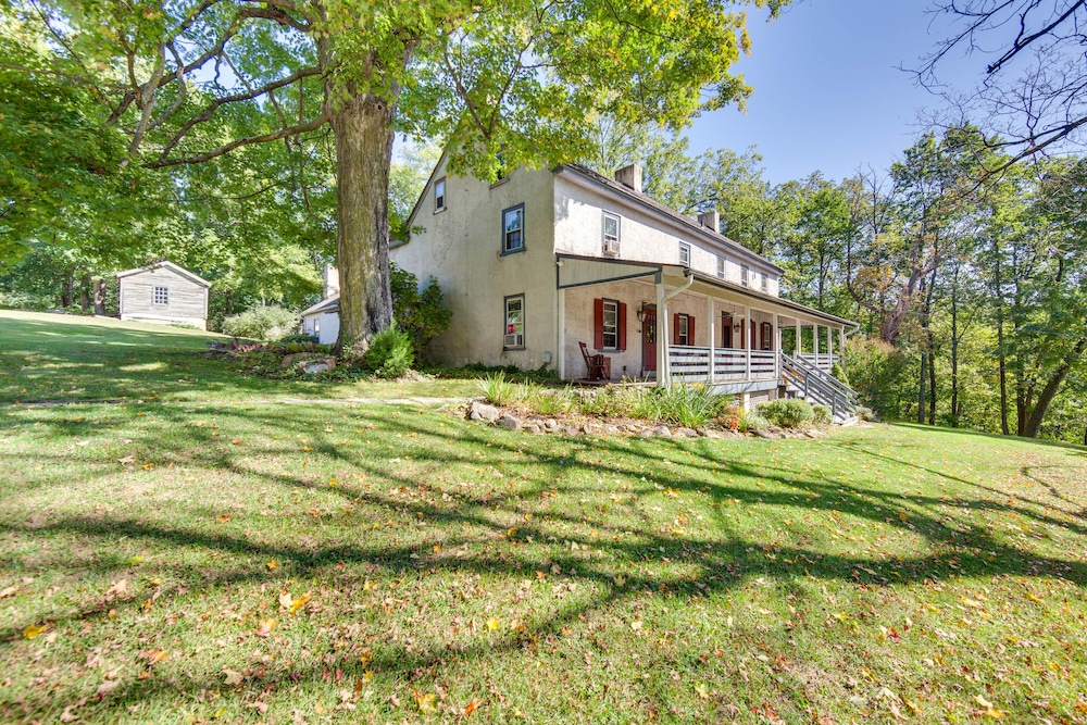 Jim Croces Farmhouse Apartment in Downingtown! view 3