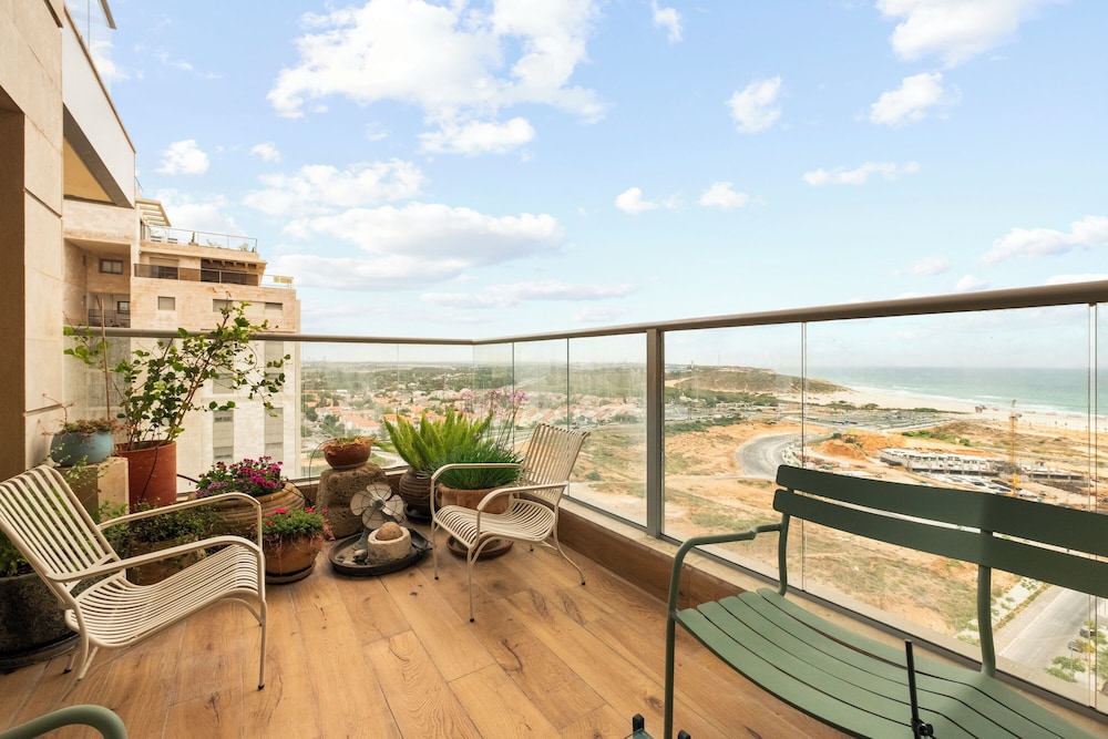 Poleg Beach Seaview Stay by Sea N' Rent