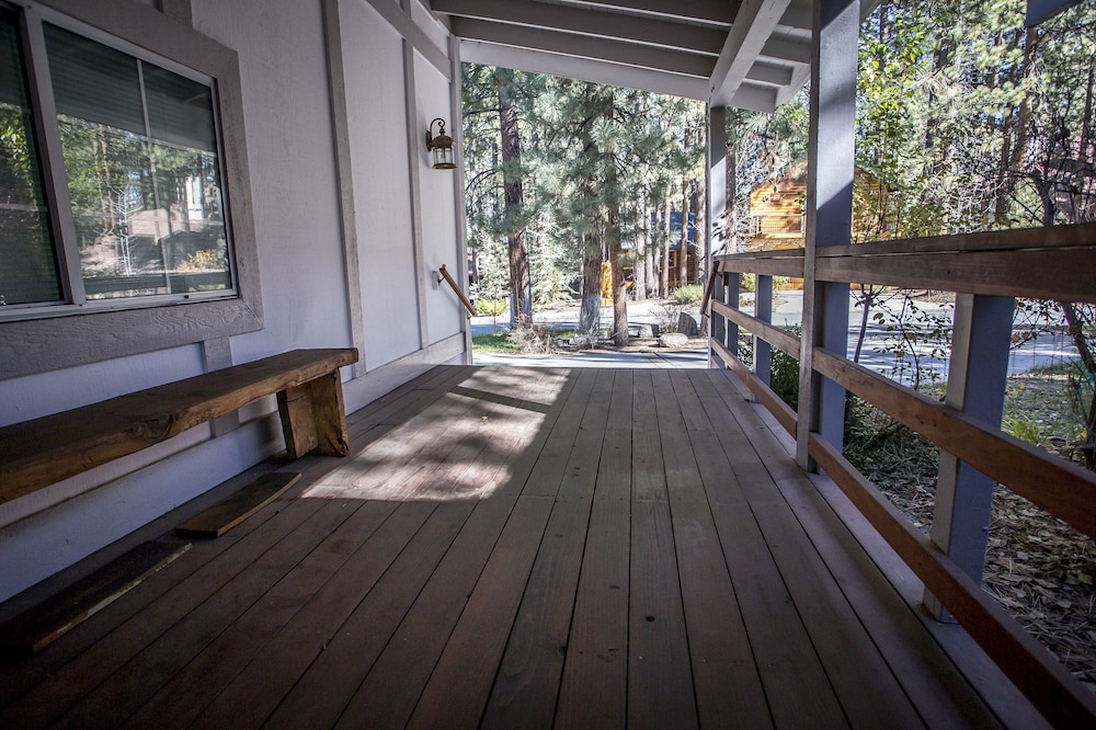 Majestic Pines 3 Bedroom Apts by RedAwning