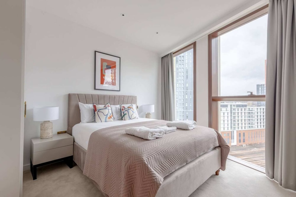 Luxurious 2BD Flat by the River Thames - Vauxhall