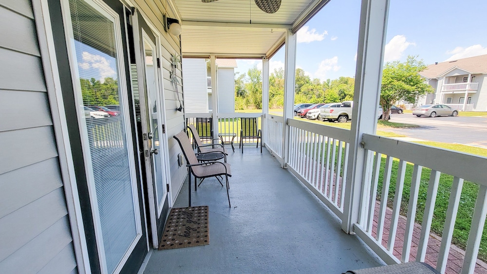 Delightful 3BR Condo Near Gulf Shores With Pool & Hot Tub