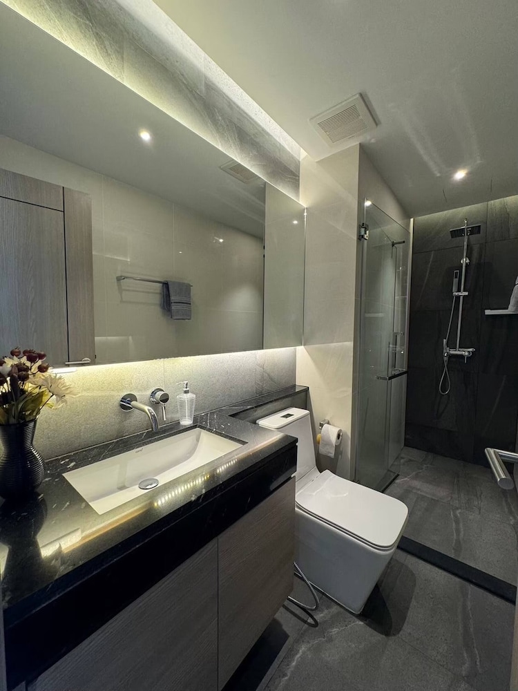 Sea View 2 Bed Room Luxury - Perfect Location