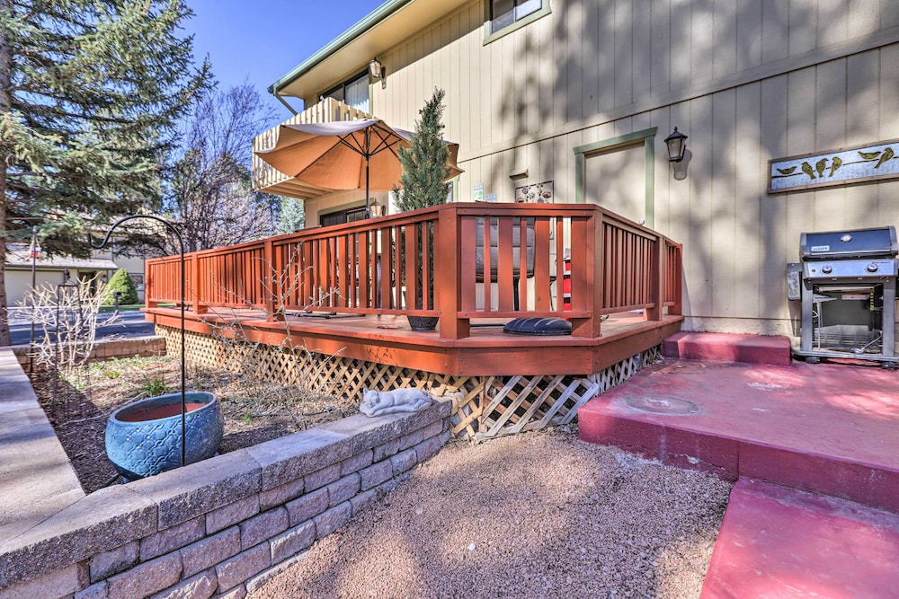 Flagstaff Townhome w/ Deck: 10 Mi to Walnut Canyon view 5
