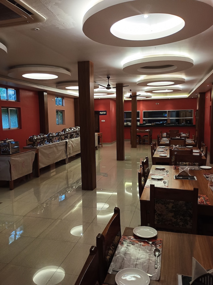 Food & Beverage