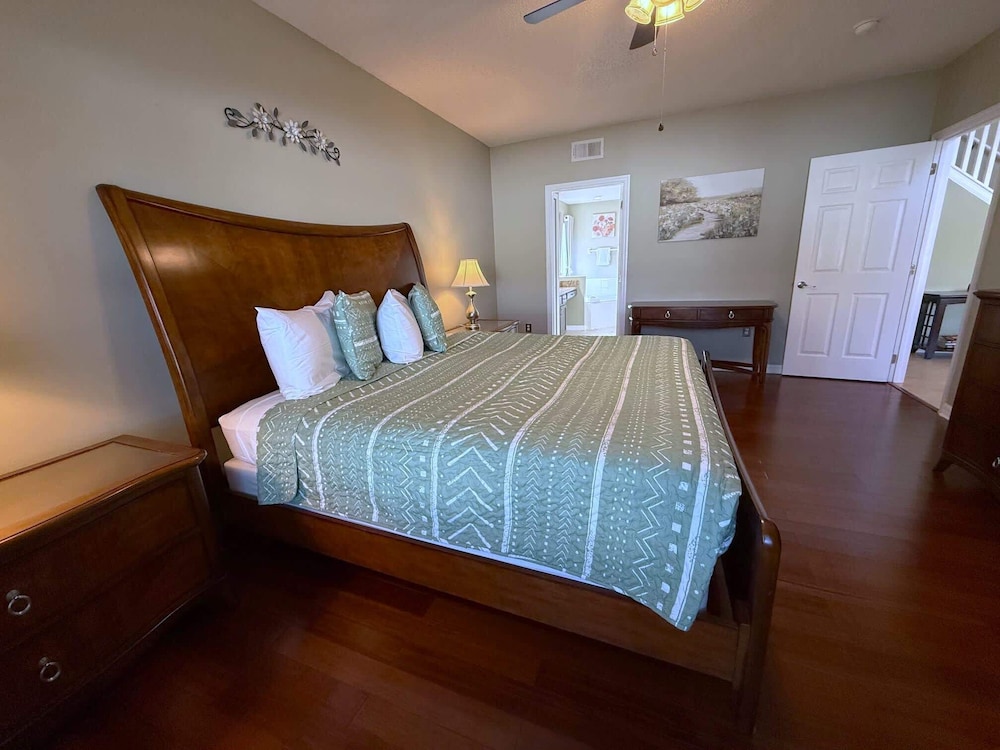 Spacious 5-bedroom Pool Villa in Southern Dunes