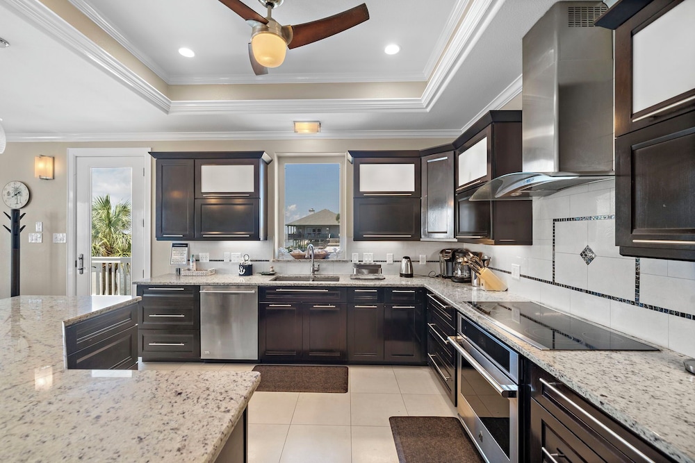 Blue Marlin Bayfront Retreat by Ryson Vacation Rentals