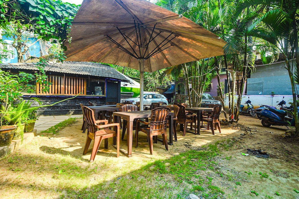 Food & Beverage