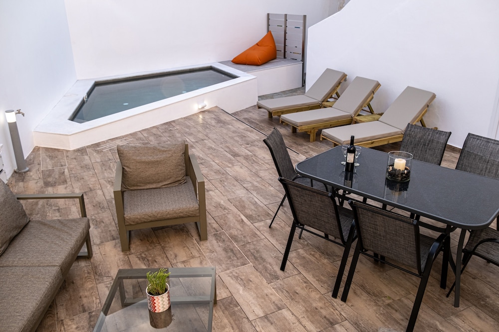 Colors In Naousa photo 4