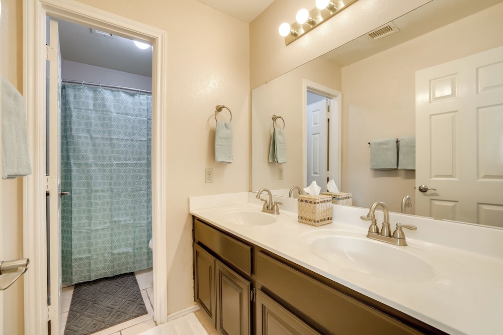 Home on Golf Course w/ Private Pool in Phoenix!