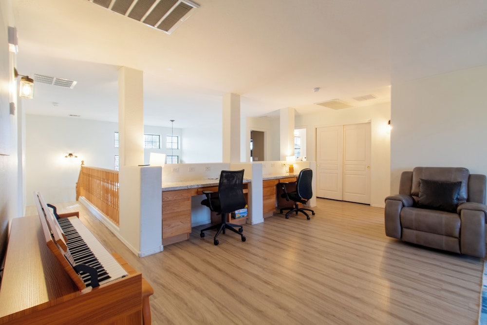 Casa Alessia 4BR Home & Heated Pool