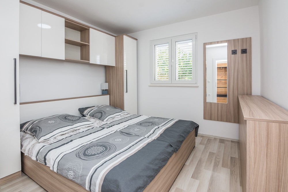 Apartments Loncar view 4