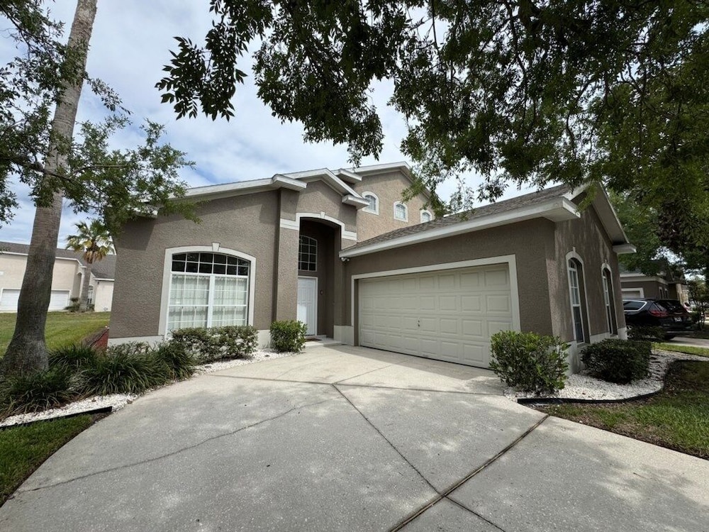 Lakeview Villa 5 Bedroom Home