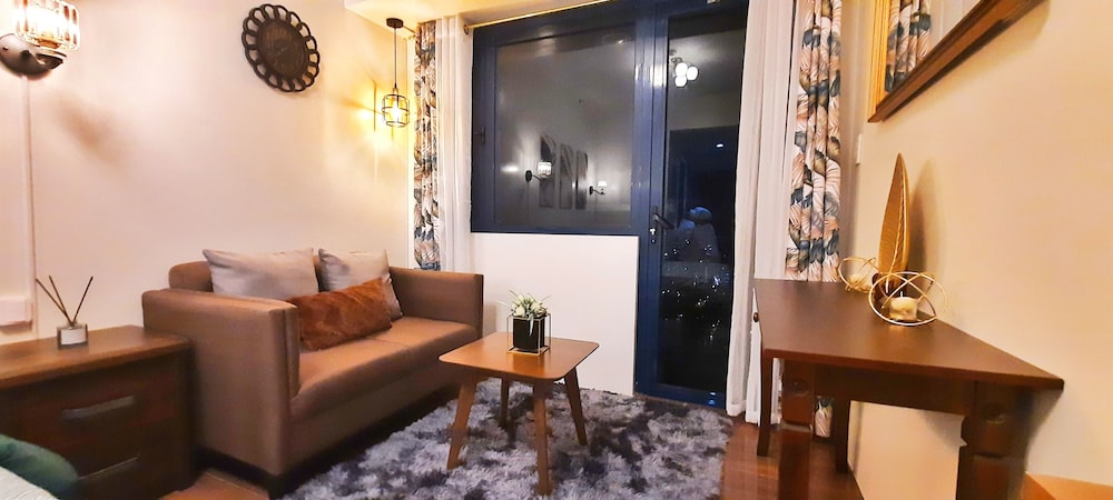 Air Residences-Modern studio w/ City skyline view