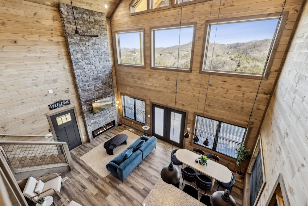Jerne To The Top 4 Bedroom Cabin
