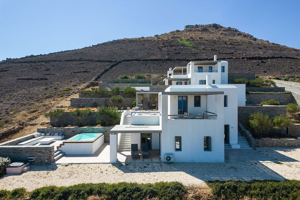 Rising Sun sea View Villa Near the Beach Paros