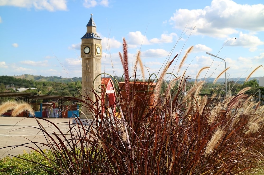 Breeze Hill Hotel
