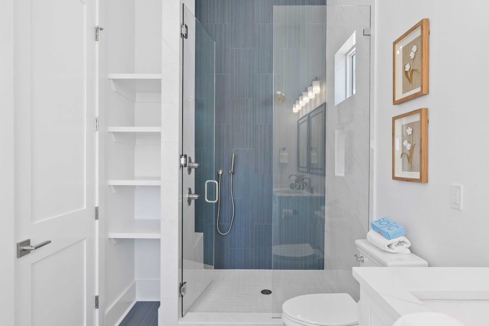 30A Salt & Solace Pool, Golf Cart, Hot Tub + Outdoor Kitchen