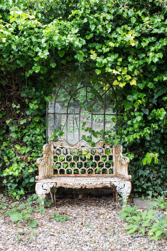 Belsize Park Gardens by Onefinestay