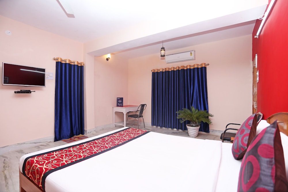 OYO 10994 Hotel Luxury INN - Property Image 2