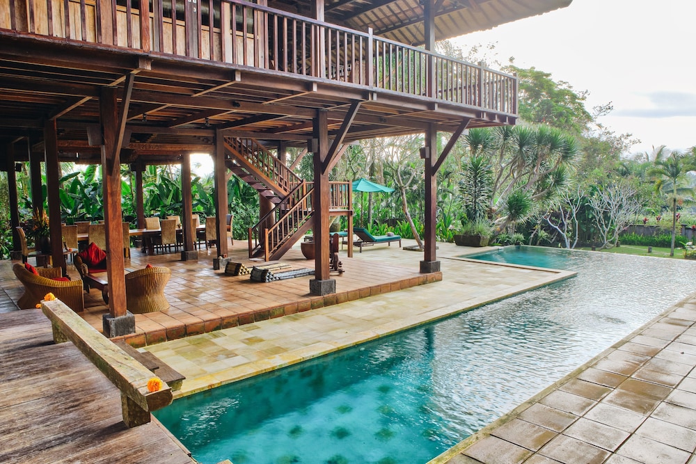 Villa Atas Awan
