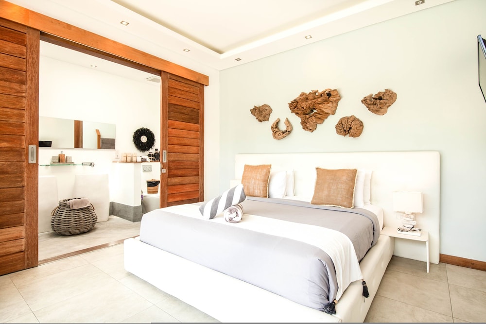Niko 2 R New Villa Close to Finns Beach Club