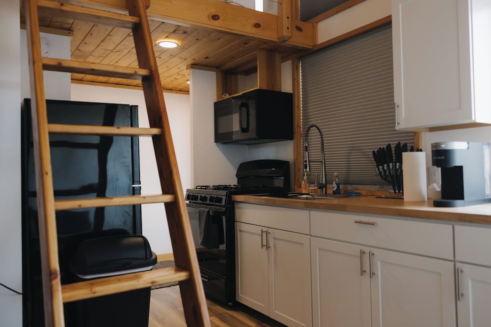 FLY8MA Pilot Lodge
