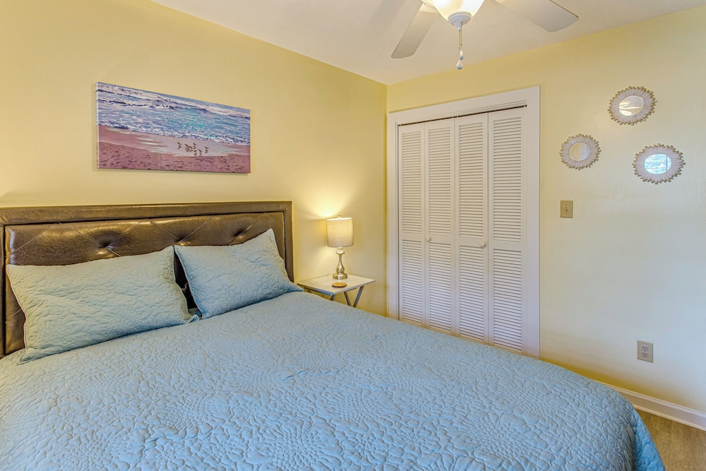 Poolside Fun + Ocean Strolls: Myrtle Beach Oasis!