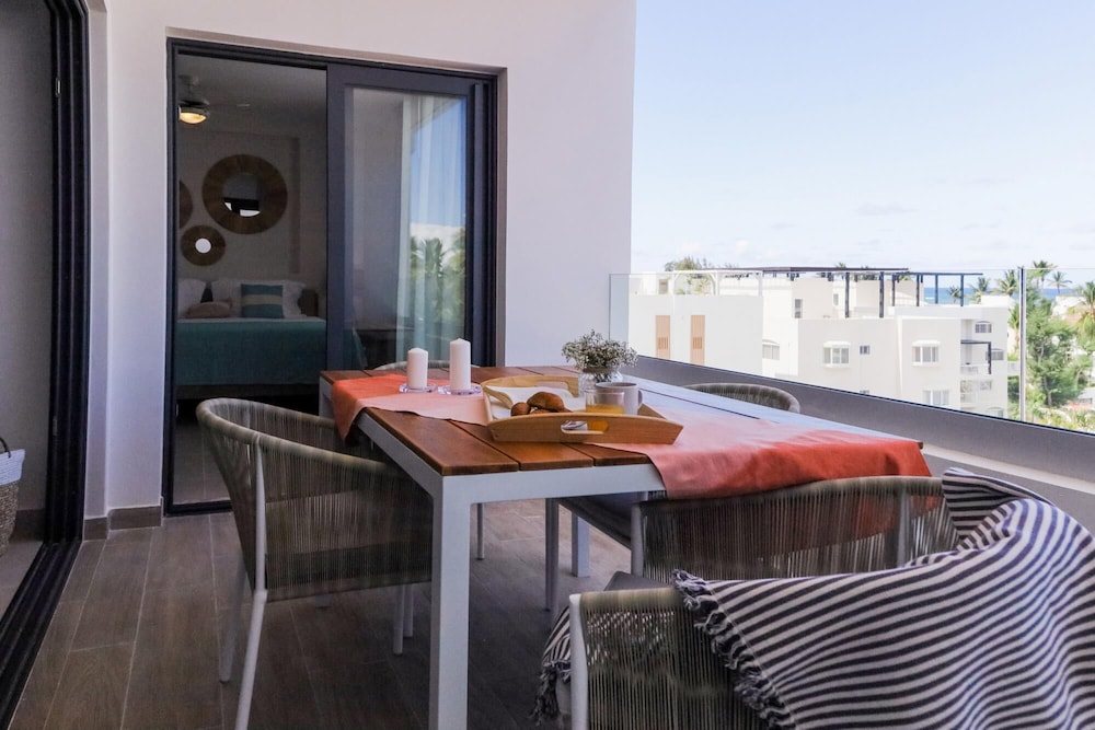Gorgeous Terrific Roof Terrace With Private Picuzzi view 5