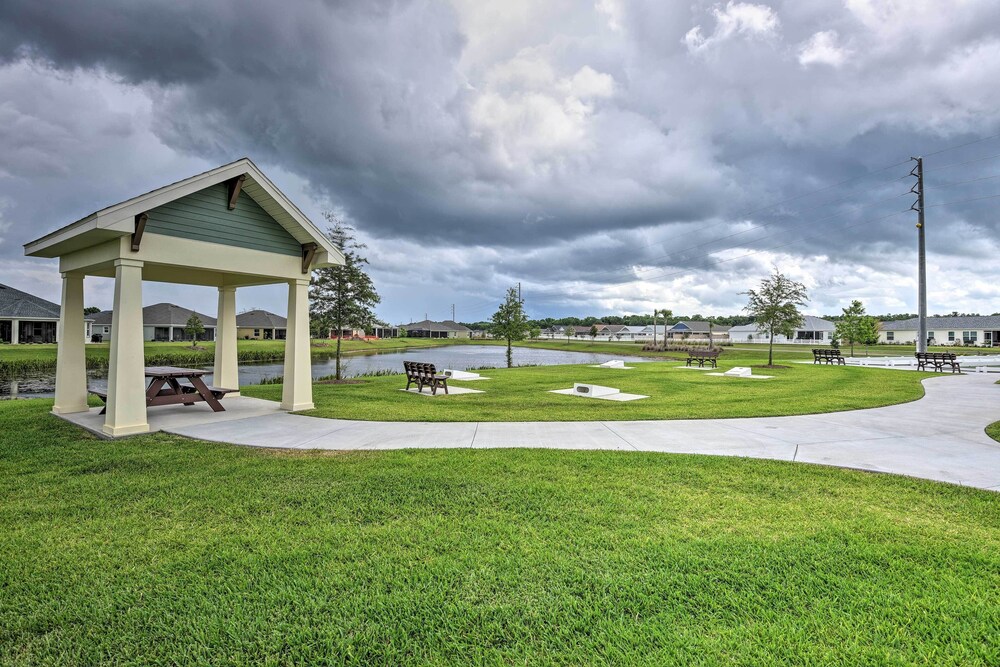 1 Mi to Golf: Home w/ Chic Patio in The Villages