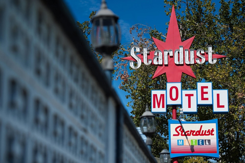 Stardust Motel Redding view 5