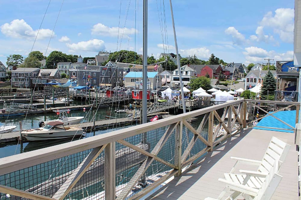 Fishermans Wharf Inn
