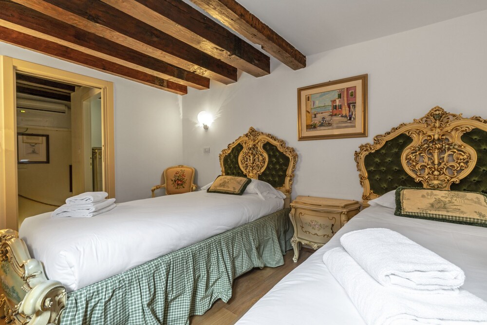 Gondola Luxury Apartment by Wonderful Italy photo 5