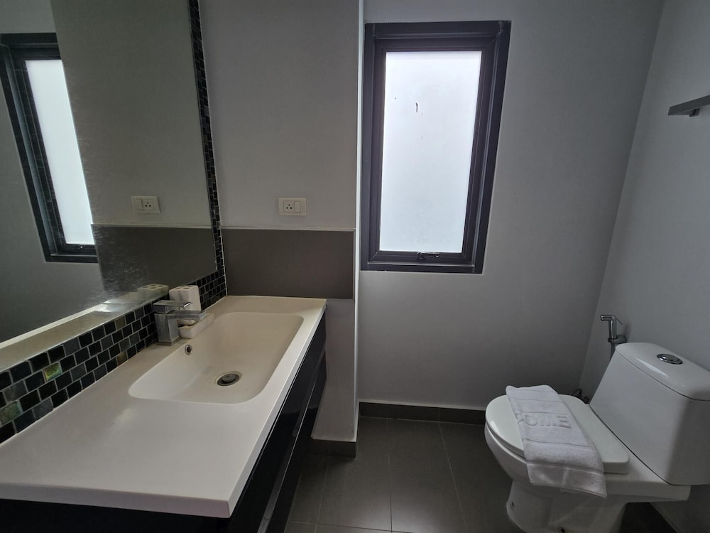 Sleek Corner 1 Bed Apt T1-607