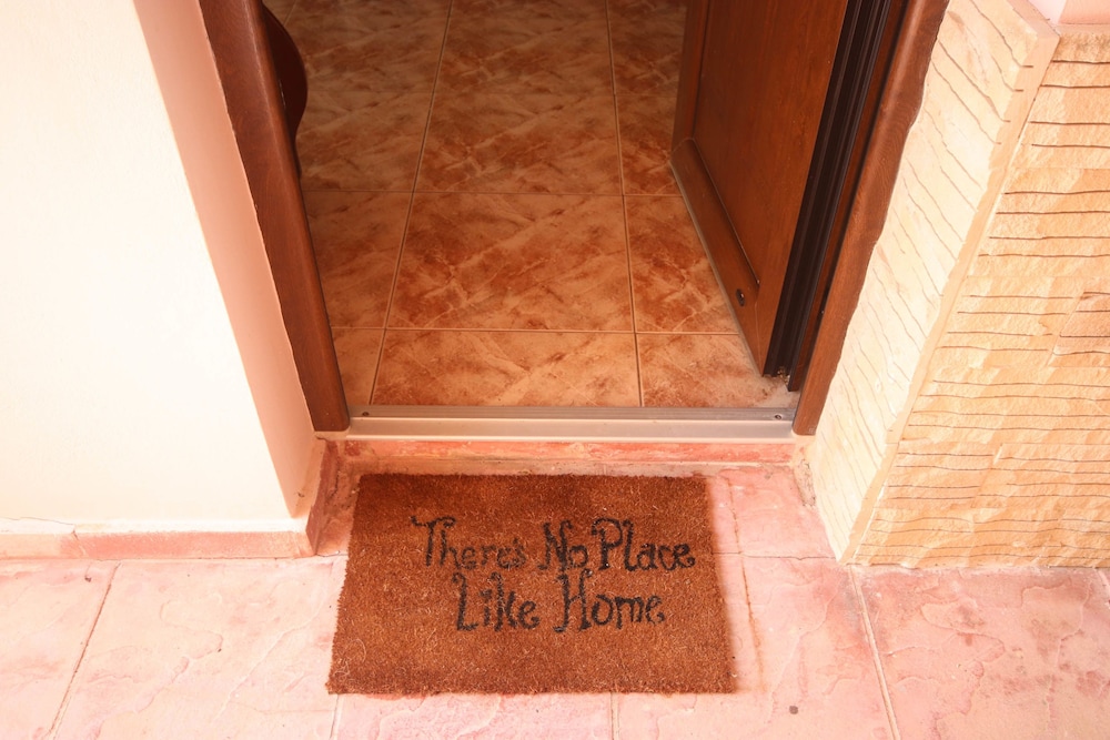 2 Bedroom House near Tombs of the Kings view 3