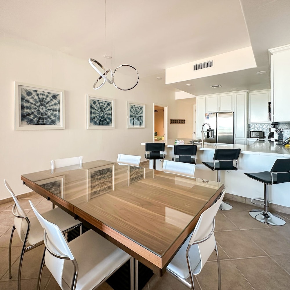 Luxury Ocean View Condo w Huge Deck